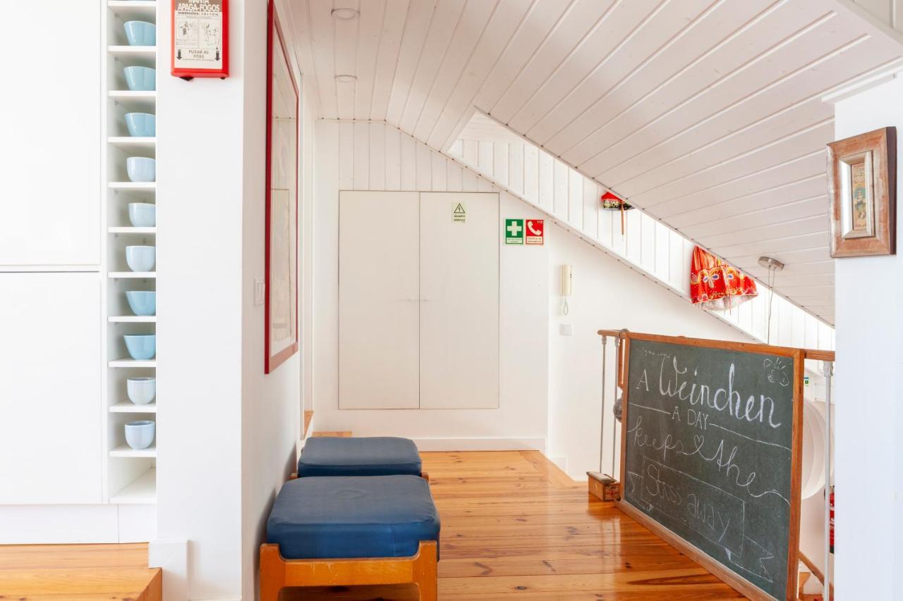 Alfama Stunning River And Historic Views 2bedrooms & 2bathrooms Ac Balcony 18th Century Building Appartement Lissabon