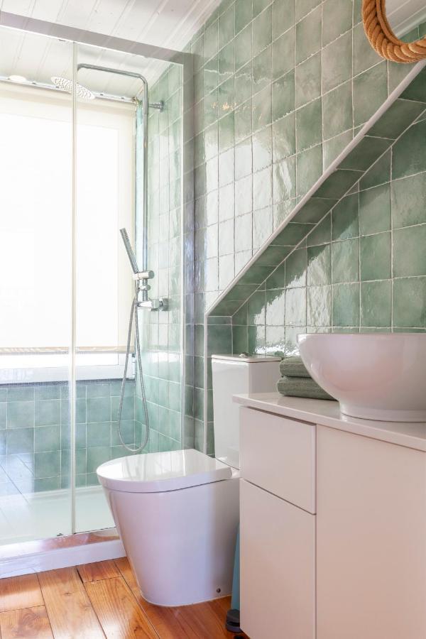 Alfama Stunning River And Historic Views 2bedrooms & 2bathrooms Ac Balcony 18th Century Building Appartement Lissabon
